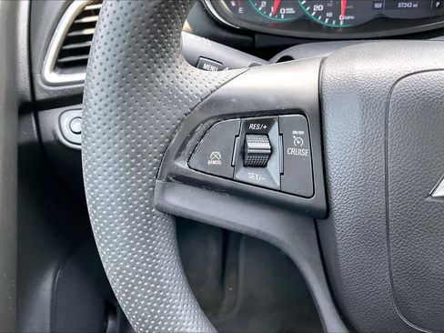 Used 2022 Chevrolet Trax LT AWD/4WD image 23