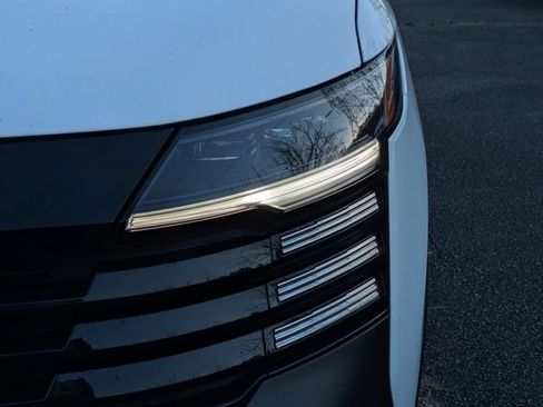 New 2026 Nissan Kicks SV image 9