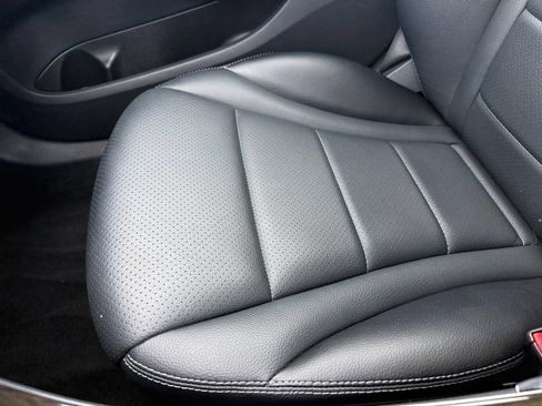 Used 2016 Mercedes-Benz C 300 4MATIC Sedan image 19