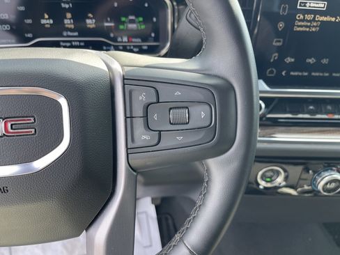 Used 2023 GMC Sierra 1500 Elevation image 15
