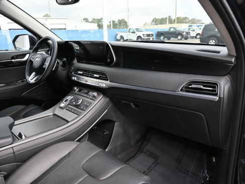 Used 2022 Hyundai Palisade Limited image 15