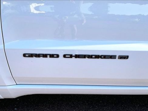 Used 2021 Jeep Grand Cherokee Limited w/ Quick Order Package 28K 80th AWD/4WD image 23