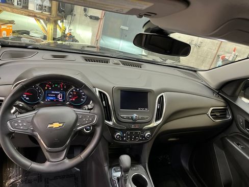 Used 2024 Chevrolet Equinox LT AWD/4WD image 23