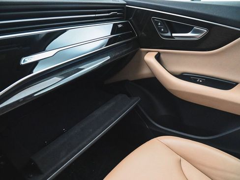 Used 2024 Audi Q7 2.0T Premium w/ Convenience Package image 17