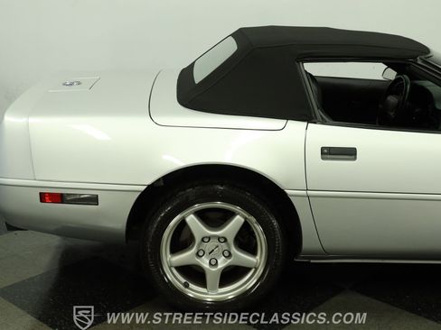 Used 1996 Chevrolet Corvette Convertible RWD image 28