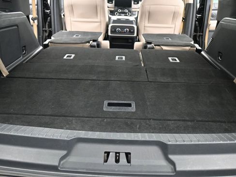 Used 2023 Ford Expedition Limited AWD/4WD image 18