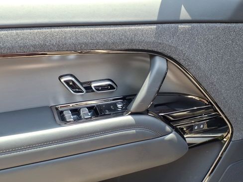 Certified 2025 Land Rover Range Rover Sport SE AWD/4WD image 10