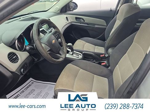 Used 2014 Chevrolet Cruze LS FWD image 5