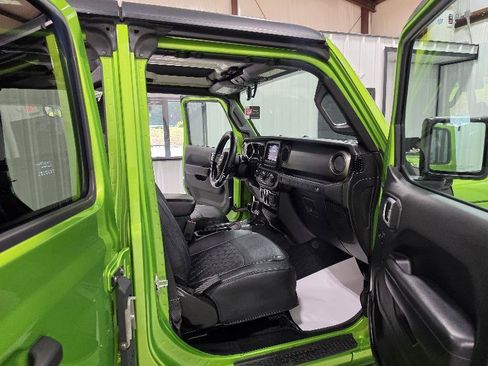 Used 2018 Jeep Wrangler Unlimited Sport S AWD/4WD image 14