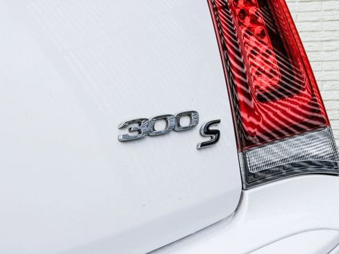 Used 2019 Chrysler 300 S image 51