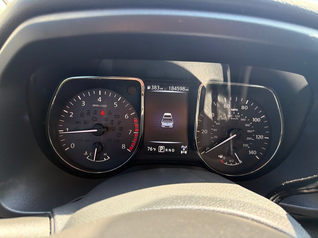 Used 2018 Nissan Titan SV AWD/4WD image 22