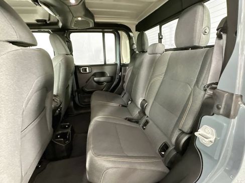 Used 2025 Jeep Gladiator Sport AWD/4WD image 22
