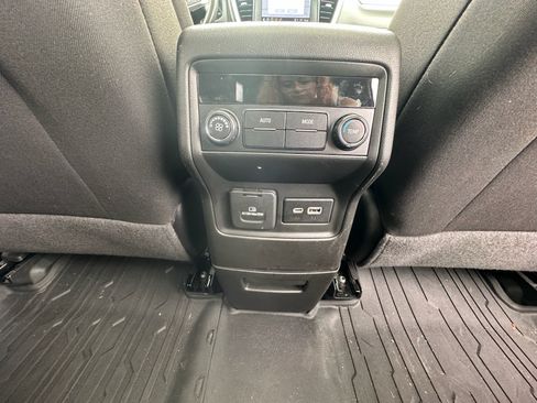 Used 2023 GMC Acadia SLE w/ Driver Convenience Package AWD/4WD image 19