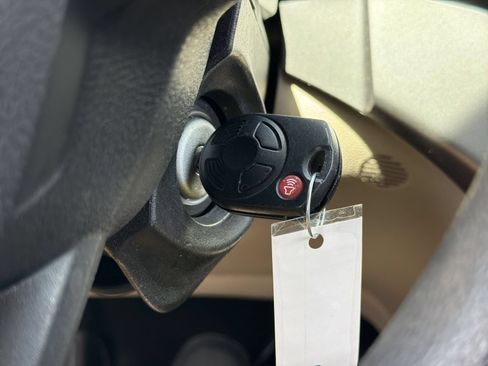 Used 2018 Ford Escape SE w/ Ford Safe & Smart Package FWD image 33