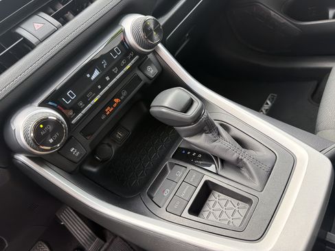 Certified 2025 Toyota RAV4 XLE FWD image 8