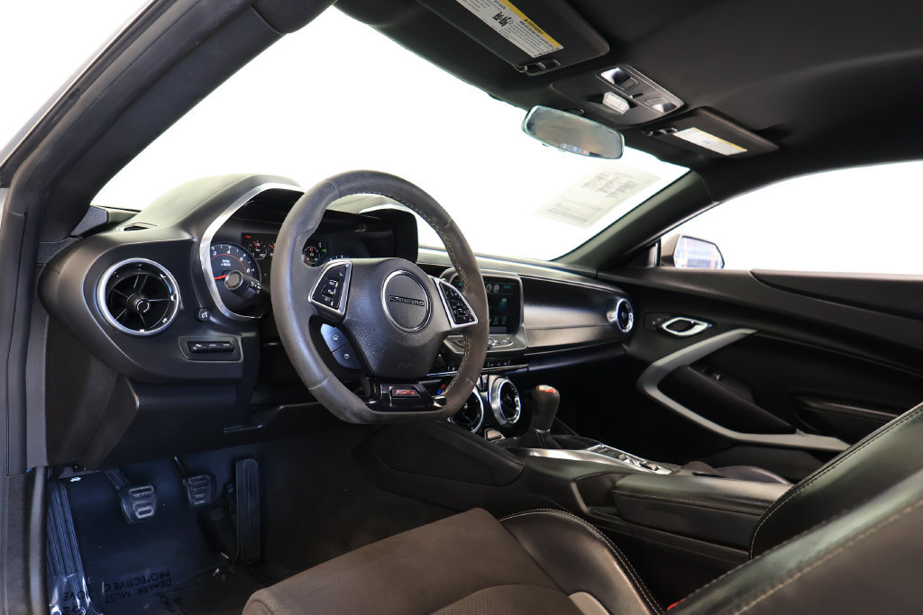 Used 2018 Chevrolet Camaro SS RWD image 17