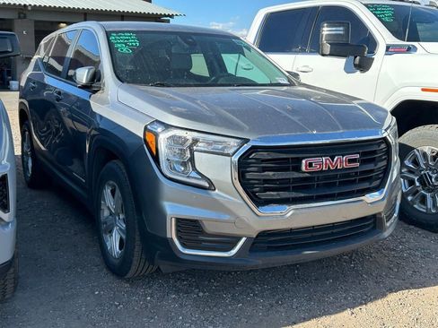 Used 2023 GMC Terrain SLE FWD image 2