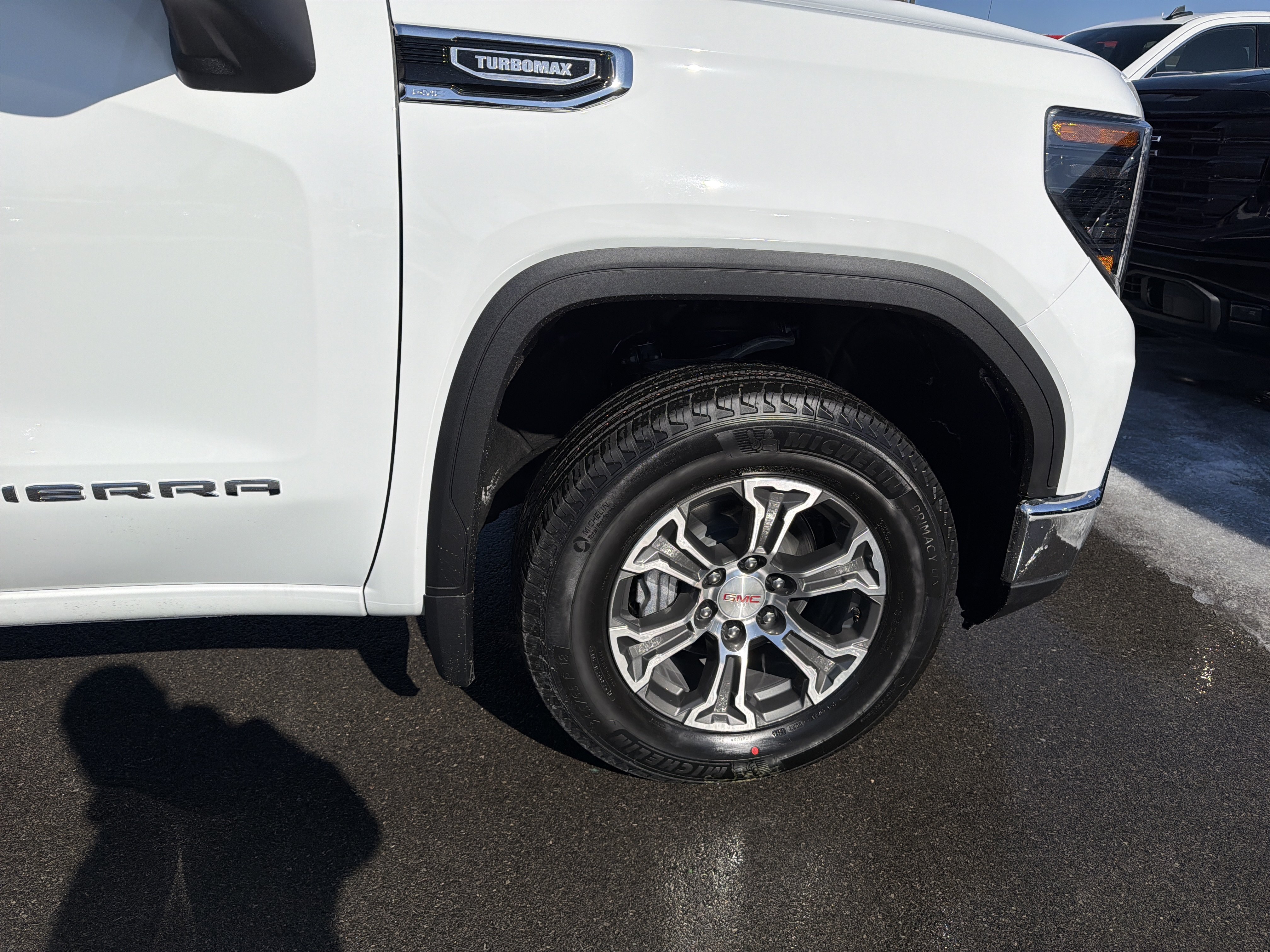 New 2026 GMC Sierra 1500 SLE AWD/4WD image 4