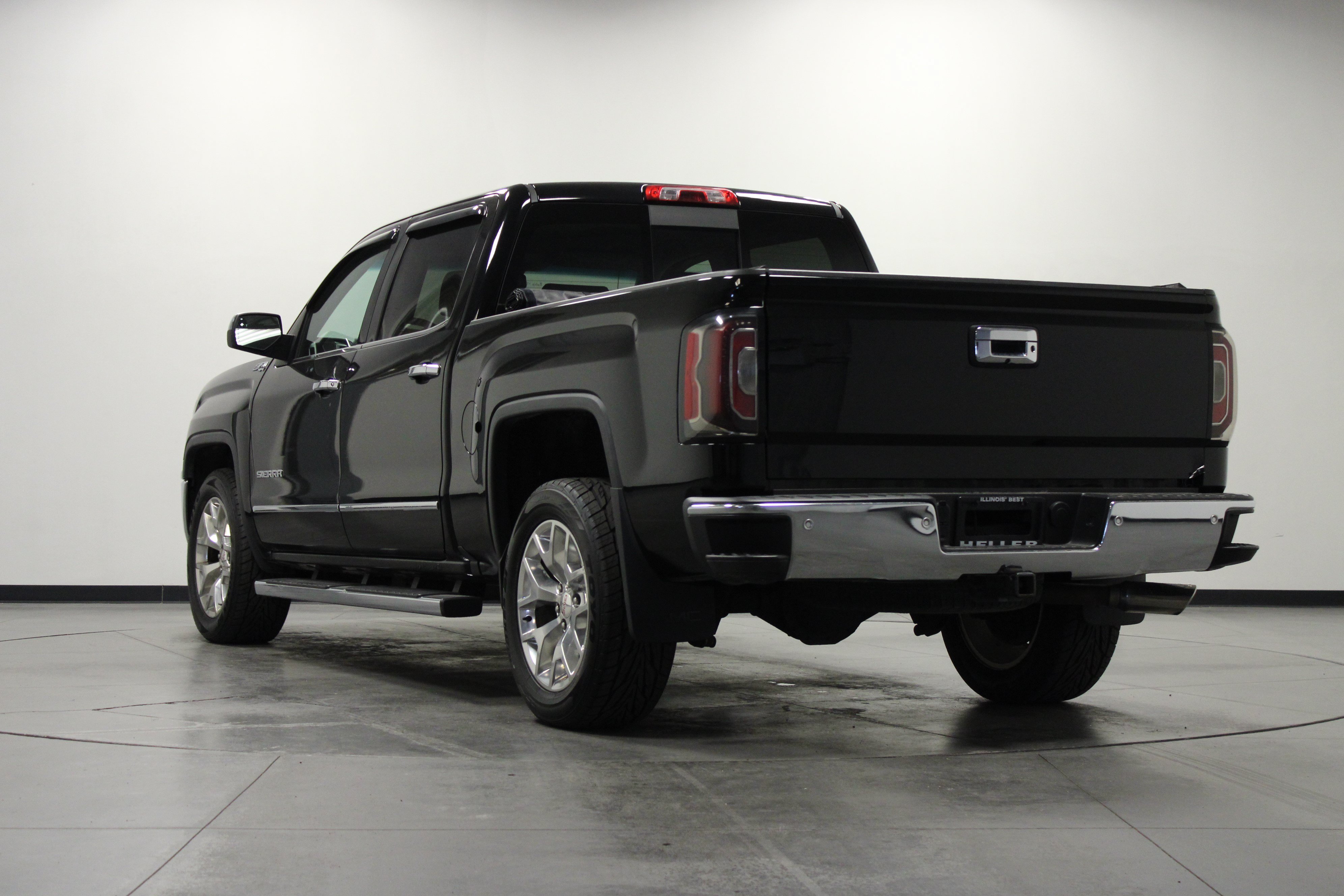 Used 2017 GMC Sierra 1500 SLT w/ SLT Premium Package AWD/4WD image 6