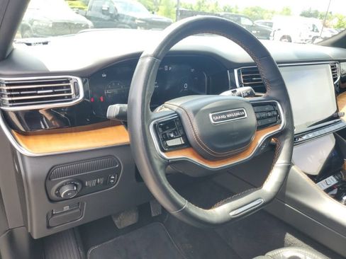 Used 2024 Jeep Grand Wagoneer L Series III AWD/4WD image 12