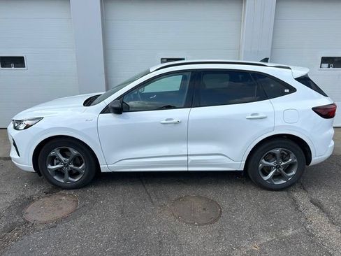 Used 2023 Ford Escape ST-Line w/ Tech Pack #1 FWD image 3