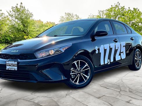 Used 2022 Kia Forte LXS w/ LXS Technology Package image 12