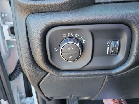 New 2026 RAM 2500 Tradesman AWD/4WD image 18