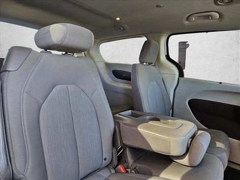 Used 2019 Chrysler Pacifica Touring Plus w/ Tire & Wheel Group image 23