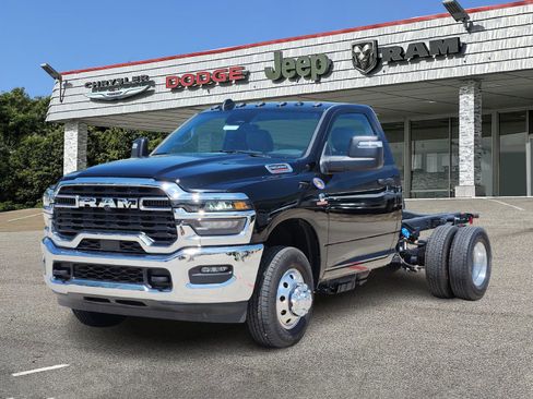 New 2025 RAM 3500 Tradesman image 2
