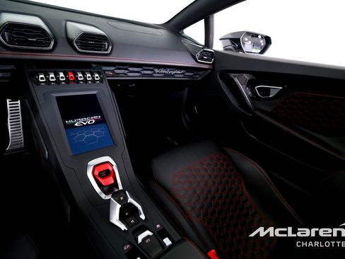 Used 2022 Lamborghini Huracan EVO RWD image 15