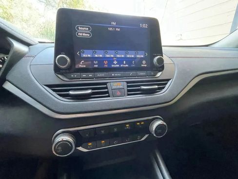 Used 2022 Nissan Altima 2.5 SR w/ Midnight Edition Package image 11