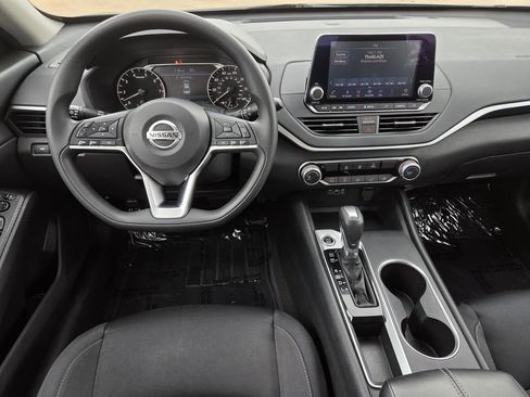 Used 2022 Nissan Altima 2.5 SV FWD image 24