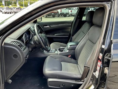 Used 2022 Chrysler 300 Touring w/ Sport Appearance Package RWD image 22
