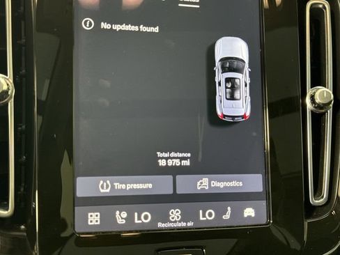 Used 2024 Volvo XC40 B5 Plus w/ Protection Package Premier AWD/4WD image 17