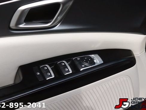 Certified 2024 Kia Carnival LX FWD image 12