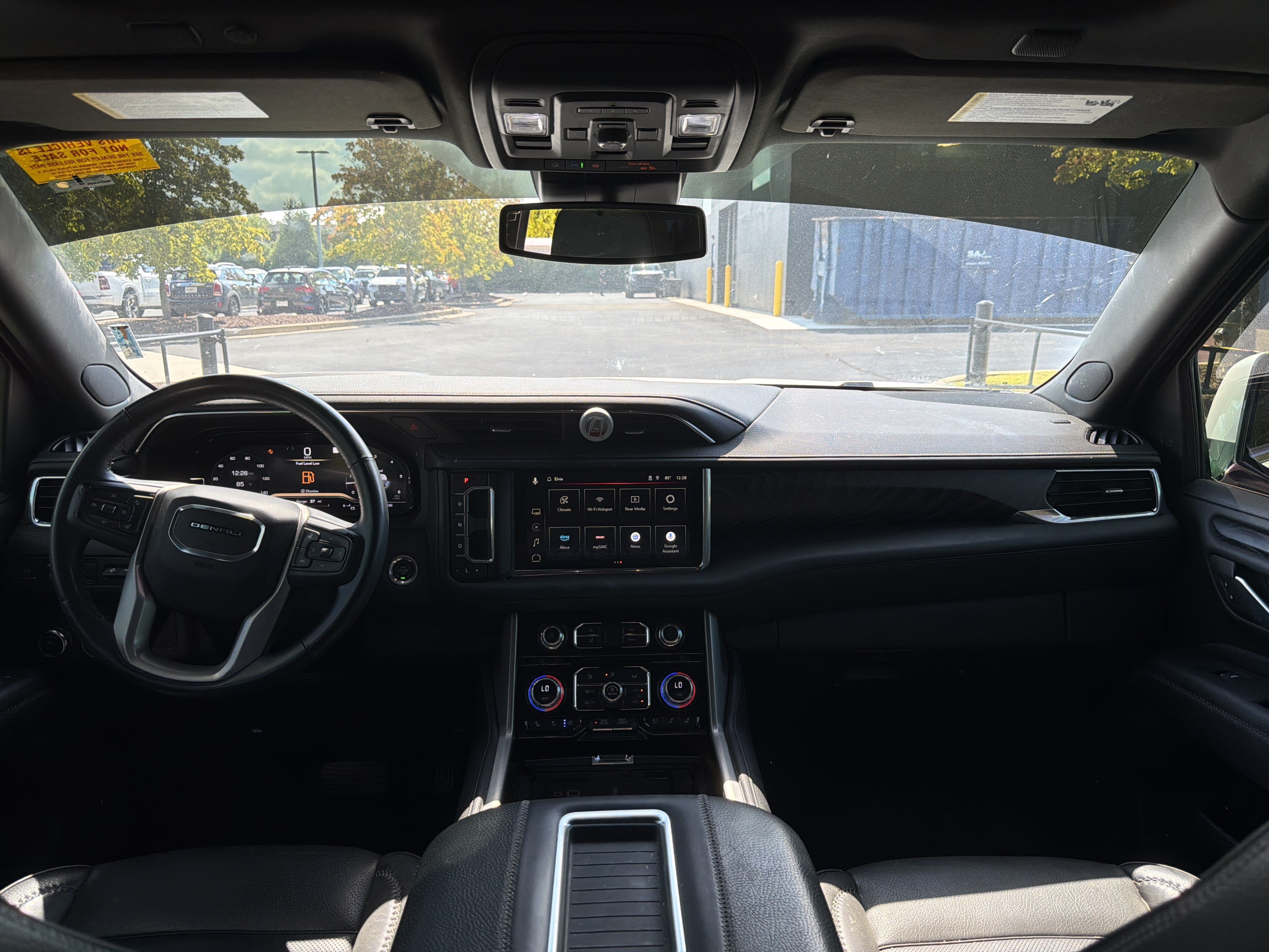 Used 2023 GMC Yukon Denali RWD image 23