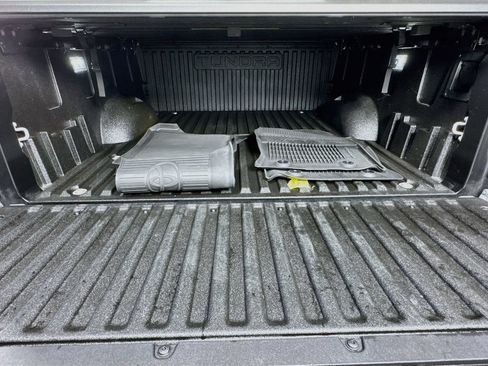 Used 2025 Toyota Tundra Platinum AWD/4WD image 28