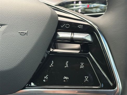 New 2026 Cadillac Vistiq Sport image 35