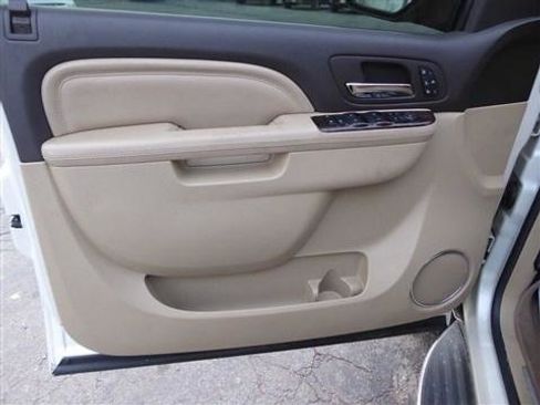 Used 2011 GMC Yukon Denali image 9