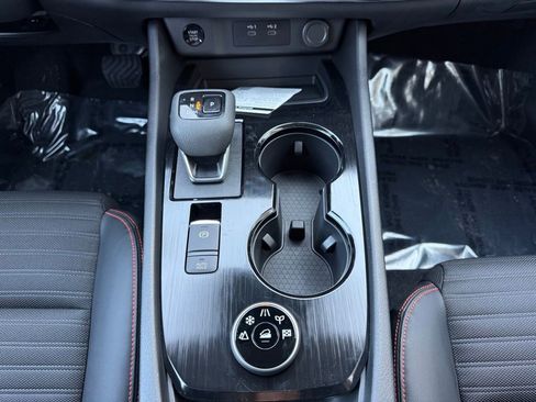 Used 2026 Nissan Rogue SV image 23