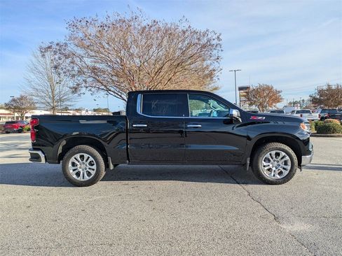 Used 2025 Chevrolet Silverado 1500 LTZ image 9