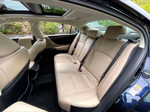 Used 2019 Lexus ES 350 w/ Accessory Package 2 FWD image 29