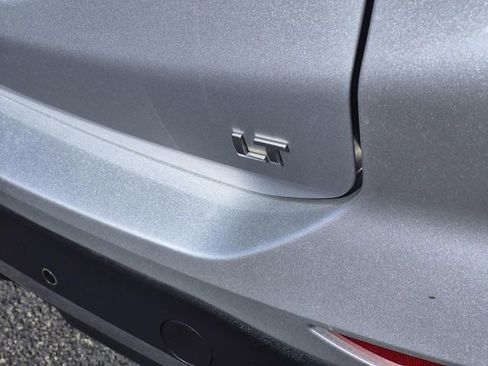 Used 2022 Chevrolet Equinox LT image 8