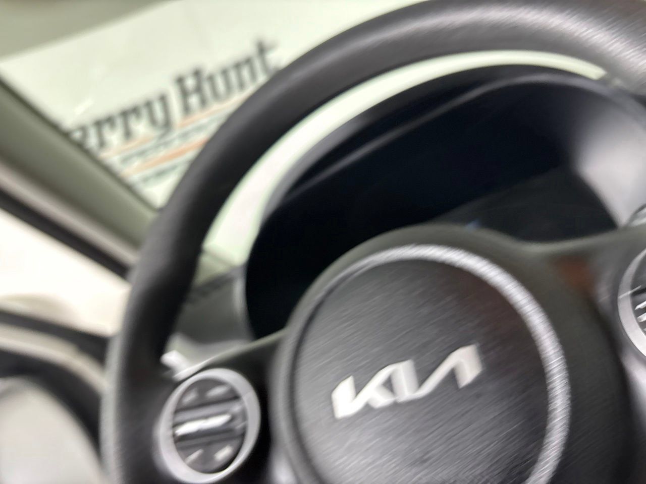 Used 2025 Kia Soul LX w/ LX Technology Package FWD image 15
