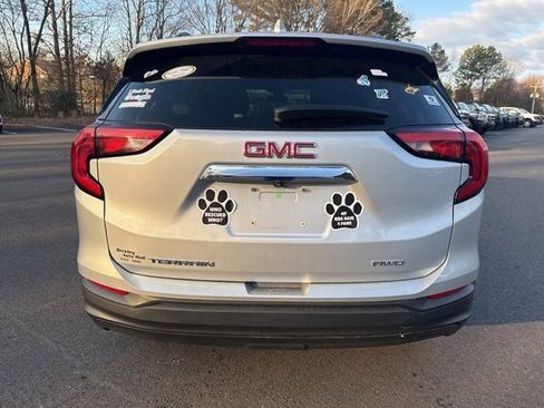 Used 2021 GMC Terrain SLE w/ Driver Convenience Package image 4