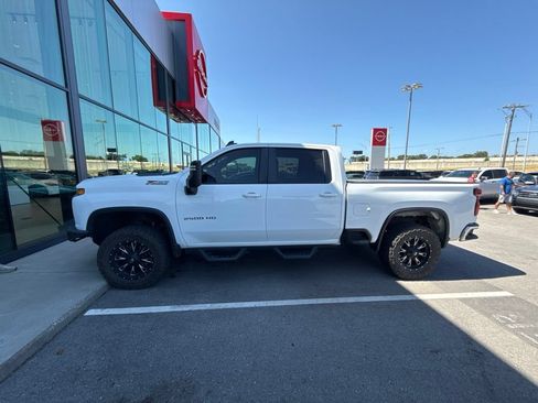 Used 2021 Chevrolet Silverado 2500 LT AWD/4WD image 1