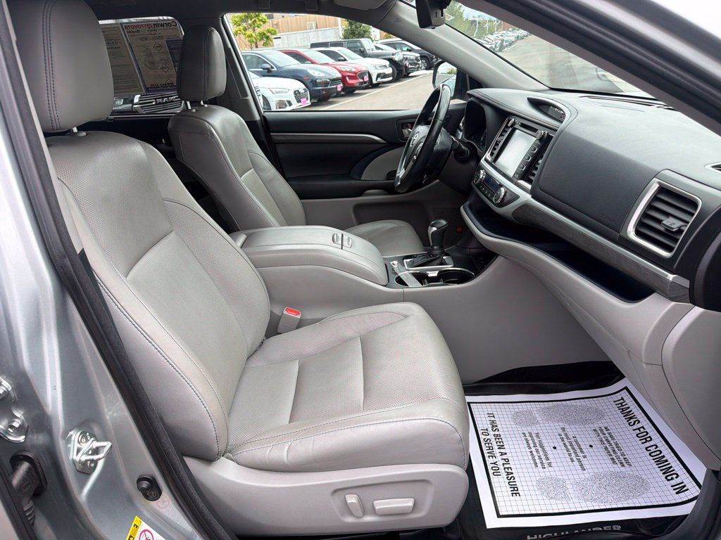 Used 2018 Toyota Highlander Limited Platinum AWD/4WD image 11