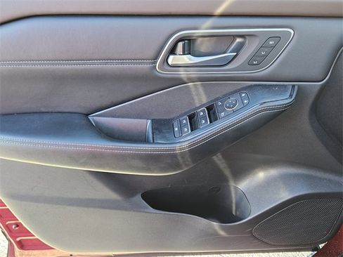 Used 2021 Nissan Rogue SL w/ Premium Package image 29