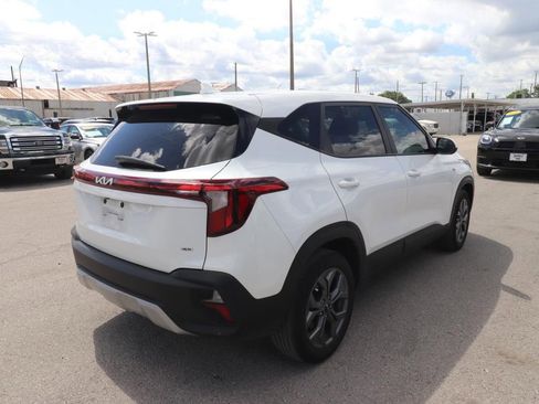 Used 2024 Kia Seltos LX AWD/4WD image 8