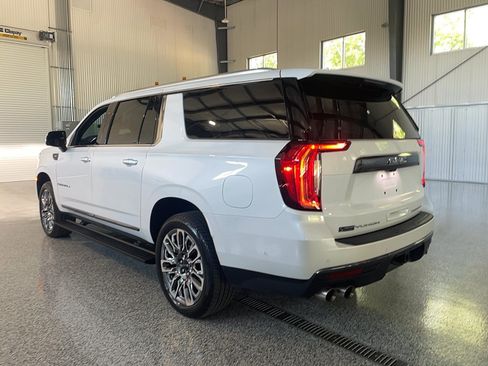 Used 2024 GMC Yukon XL Denali Ultimate AWD/4WD image 19